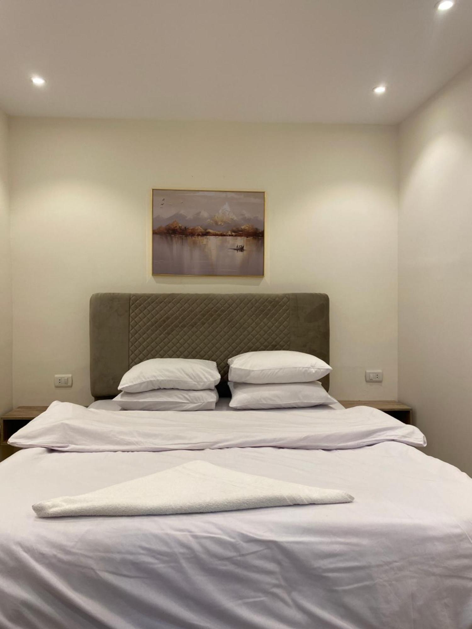 Seven Pyramids View Inn Кайро Екстериор снимка