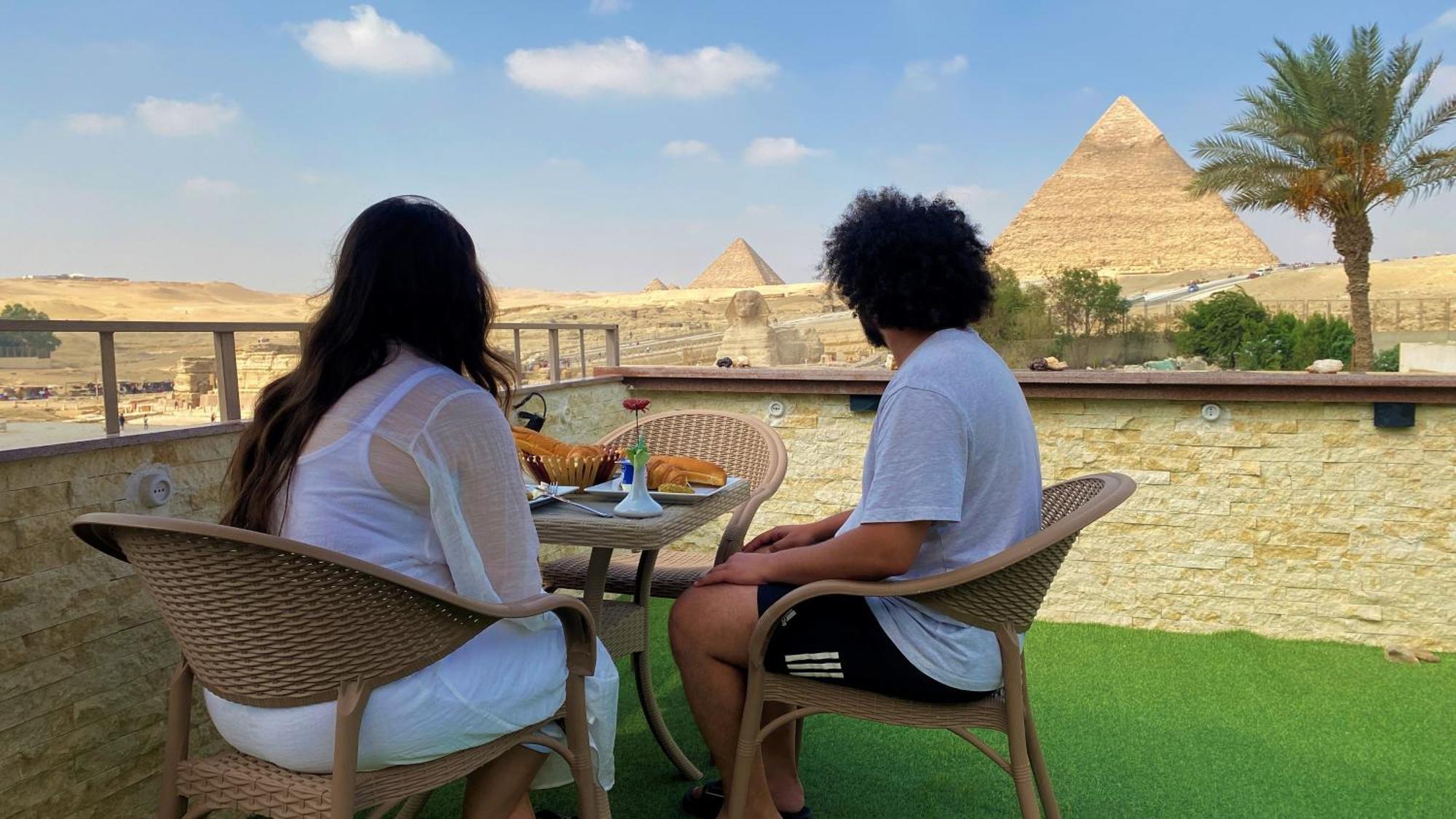 Seven Pyramids View Inn Кайро Екстериор снимка
