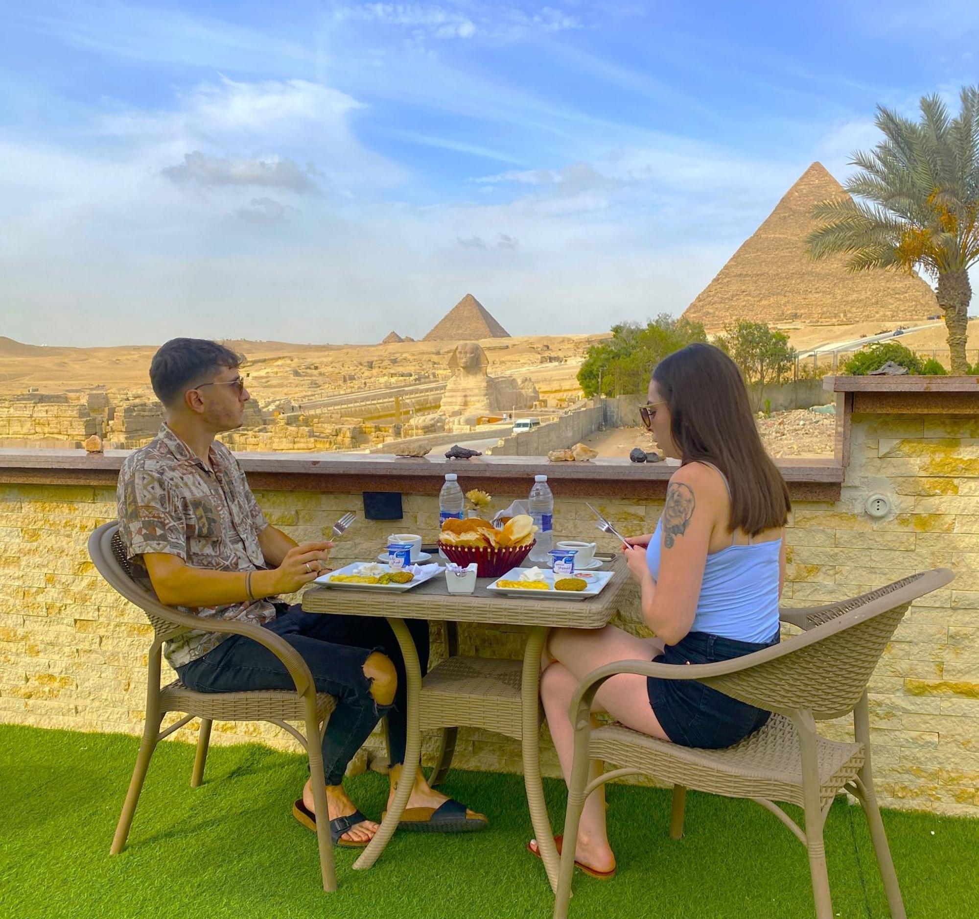 Seven Pyramids View Inn Кайро Екстериор снимка